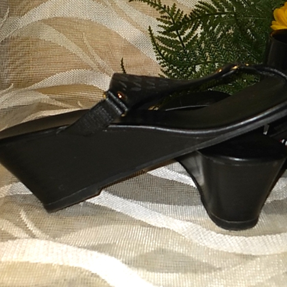 Native Art Signned Mug & Beautiful Black Wedge Sandals - Picture 5 of 9